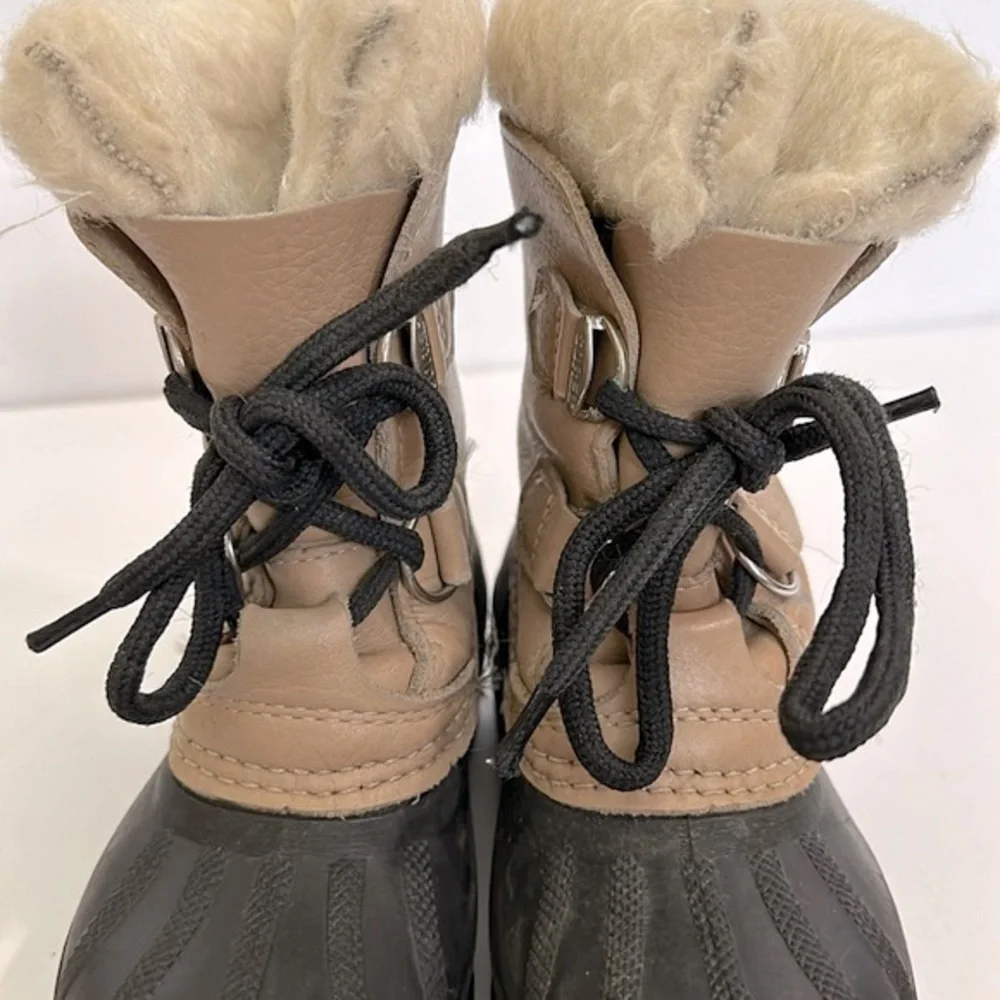 Sorel boots tan and Black size 13 children